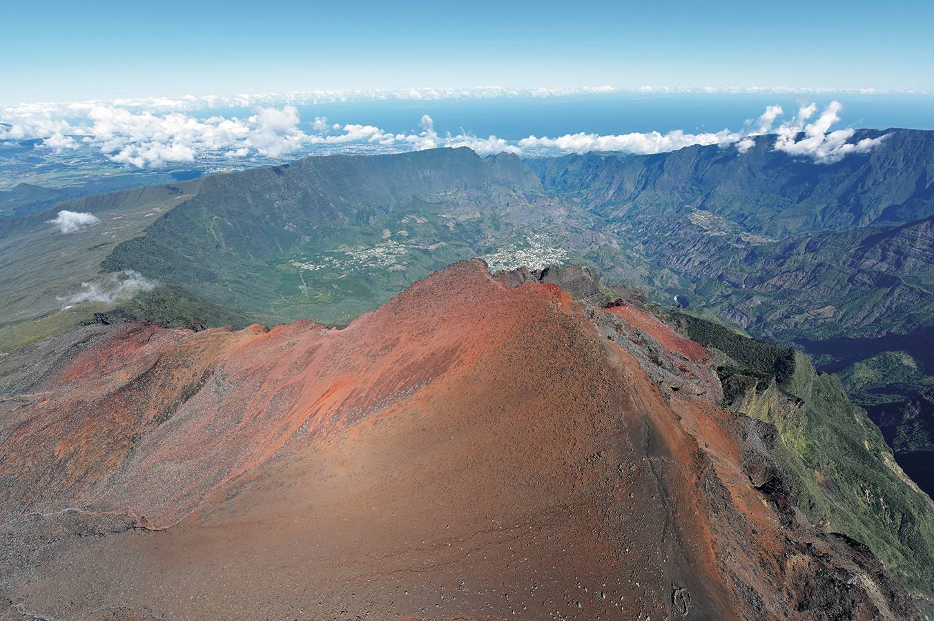 Sentier GR R2 : Itinéraire de la grande traversée de la Réunion