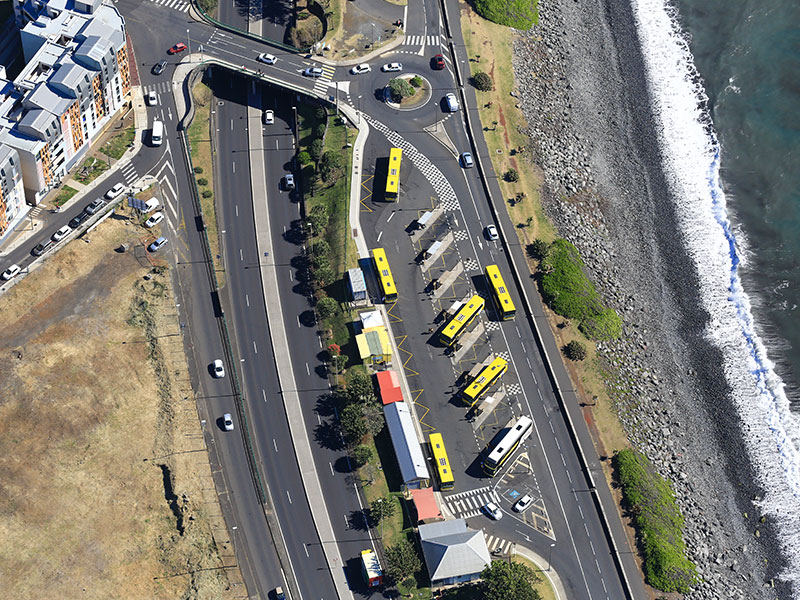 Car-Jaune-Bus-La-Reunion